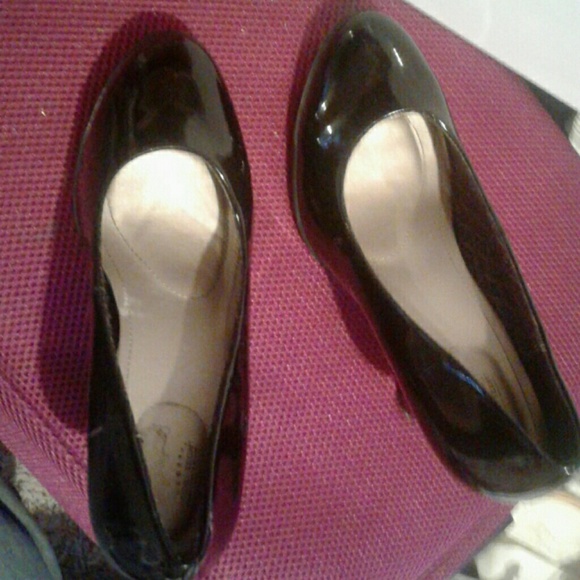 Black heels - Picture 2 of 3